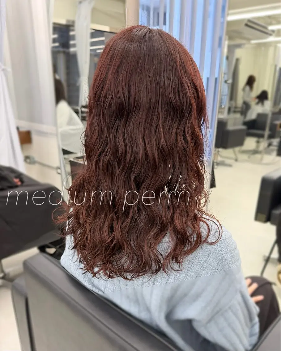 ミディアム カラー パーマ ミディアムパーマ カット ヘアカラー パーマ トリートメント 【表参道】Ruri デジタルパーマのヘアスタイル