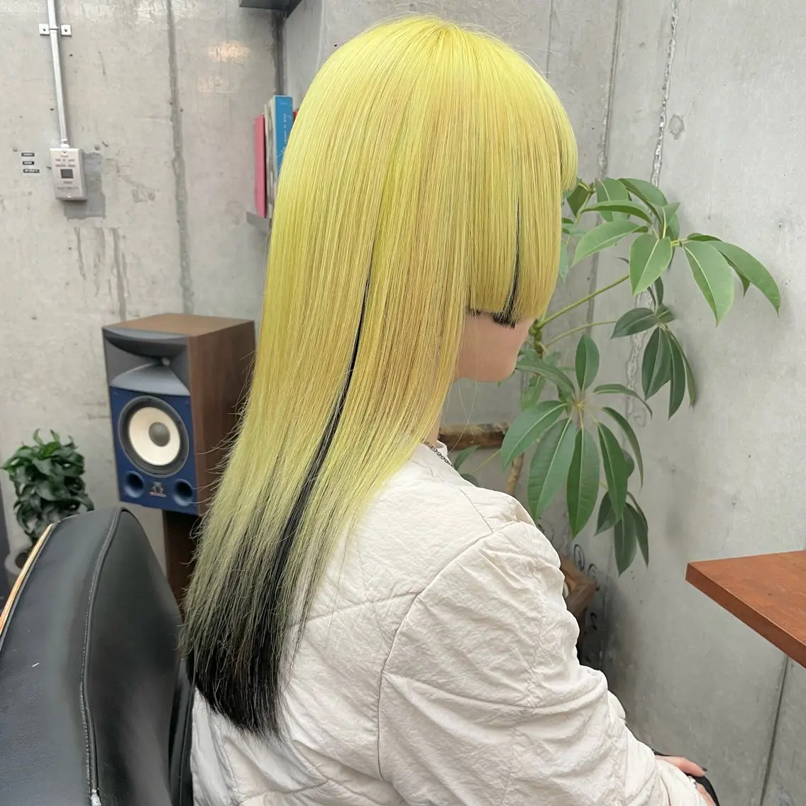 セミロング カラー メンズ メンズブリーチ メンズウルフカット ブリーチ イエローカラー 姫カット カット ヘアカラー トリートメント ヘアセット ✂︎ウルフ・ショート ✂︎MIKUNIのヘアスタイル