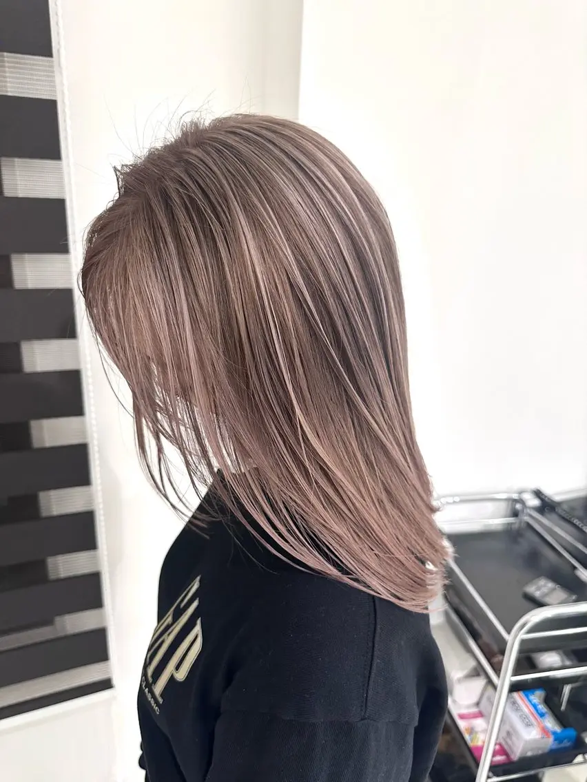 セミロング カラー ヘアカラー 加藤 佑二のヘアスタイル