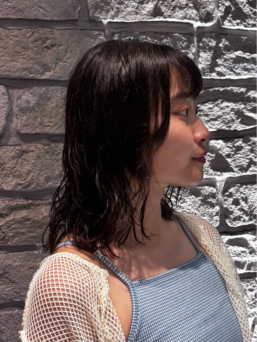 ミディアム パーマ ミディアムレイヤー ミディアムパーマ レイヤーカット 夏海 大宮美容室のヘアスタイル
