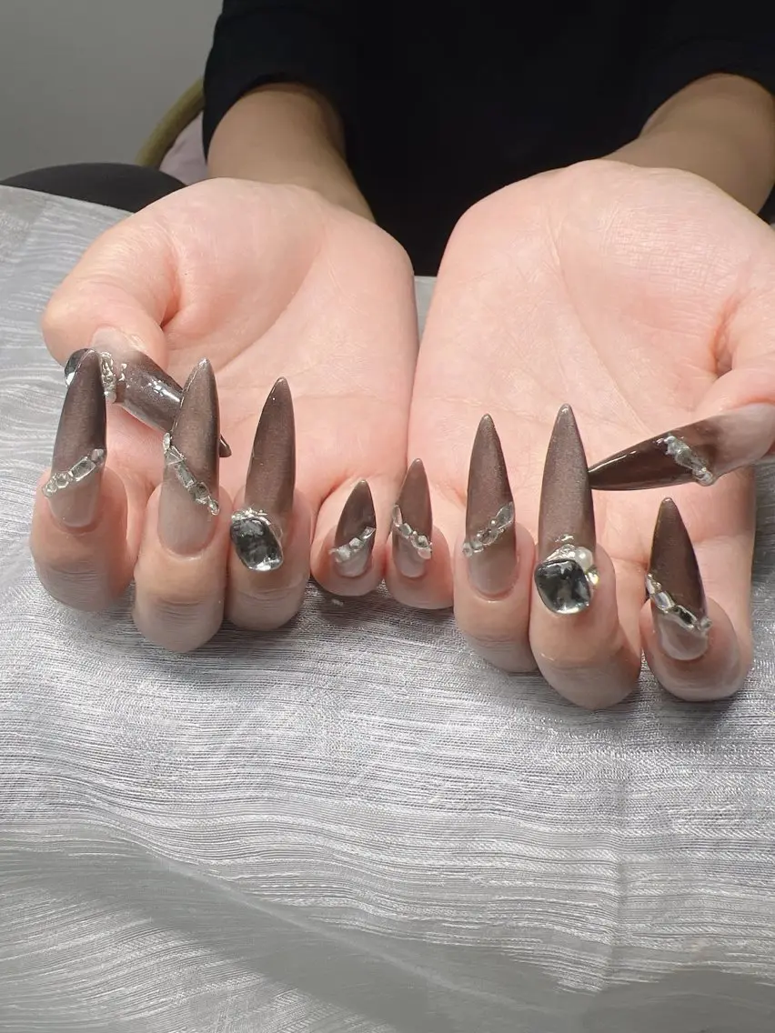 ネイル ハンドネイル Lee Nailsのネイルデザイン