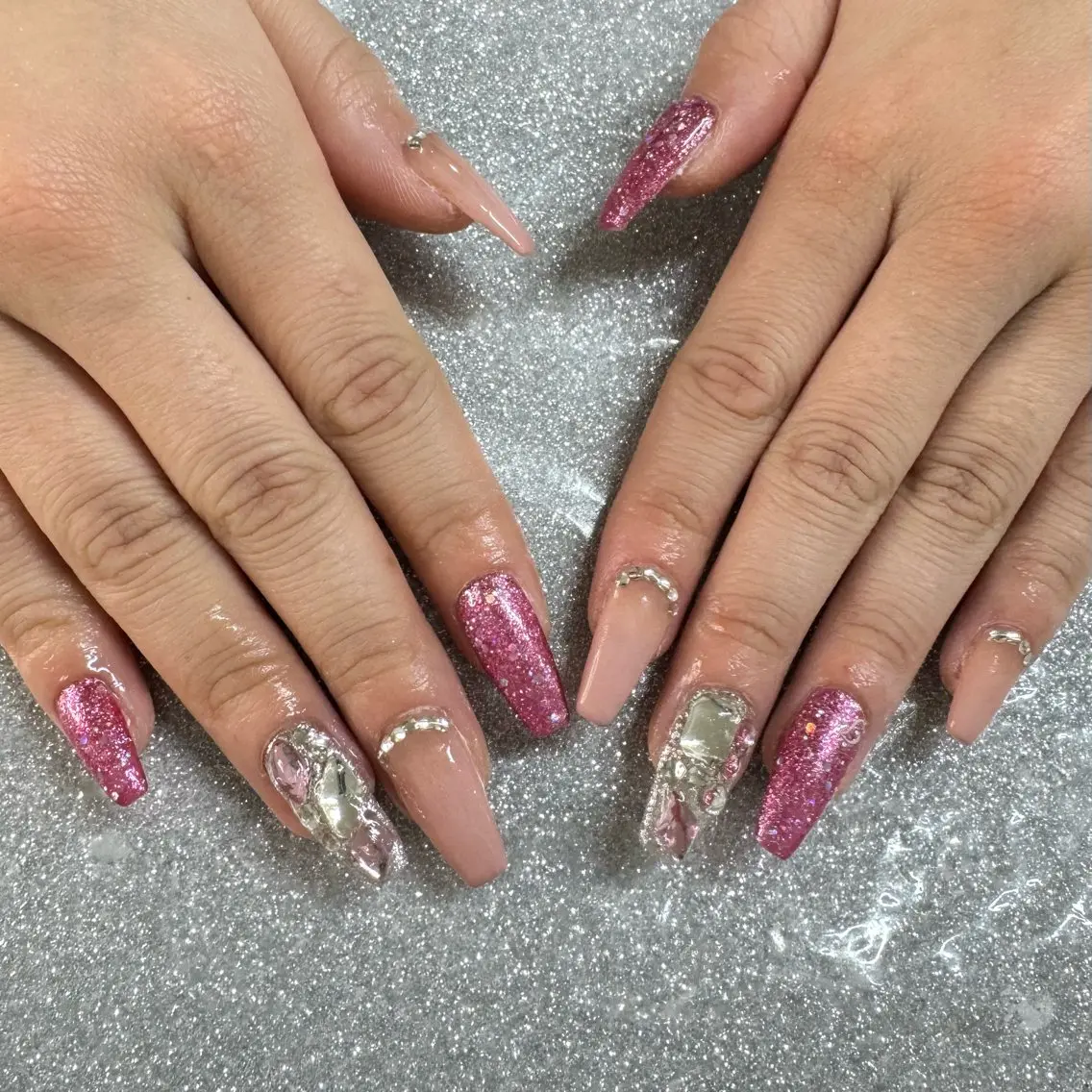 ネイル ハンドネイル VIERU 🌈🎀💖のネイルデザイン