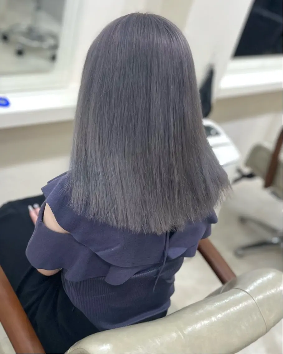 セミロング カラー ブルーカラー シルバー 🩷モテるハイトーン 🩷ブリーチ特化🩷のヘアスタイル