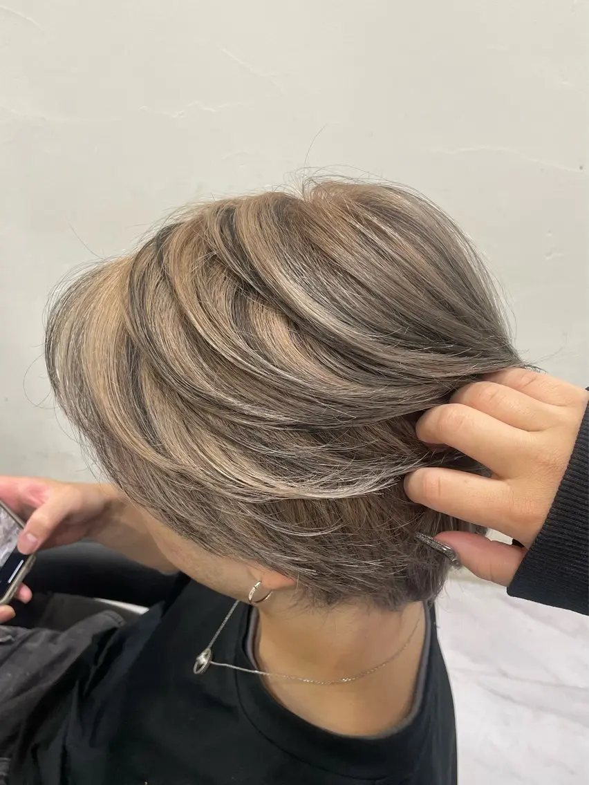 カラー メンズ ベージュカラー ミルクティーベージュ カット ヘアカラー 🍒KUMAGAI 🍒のヘアスタイル