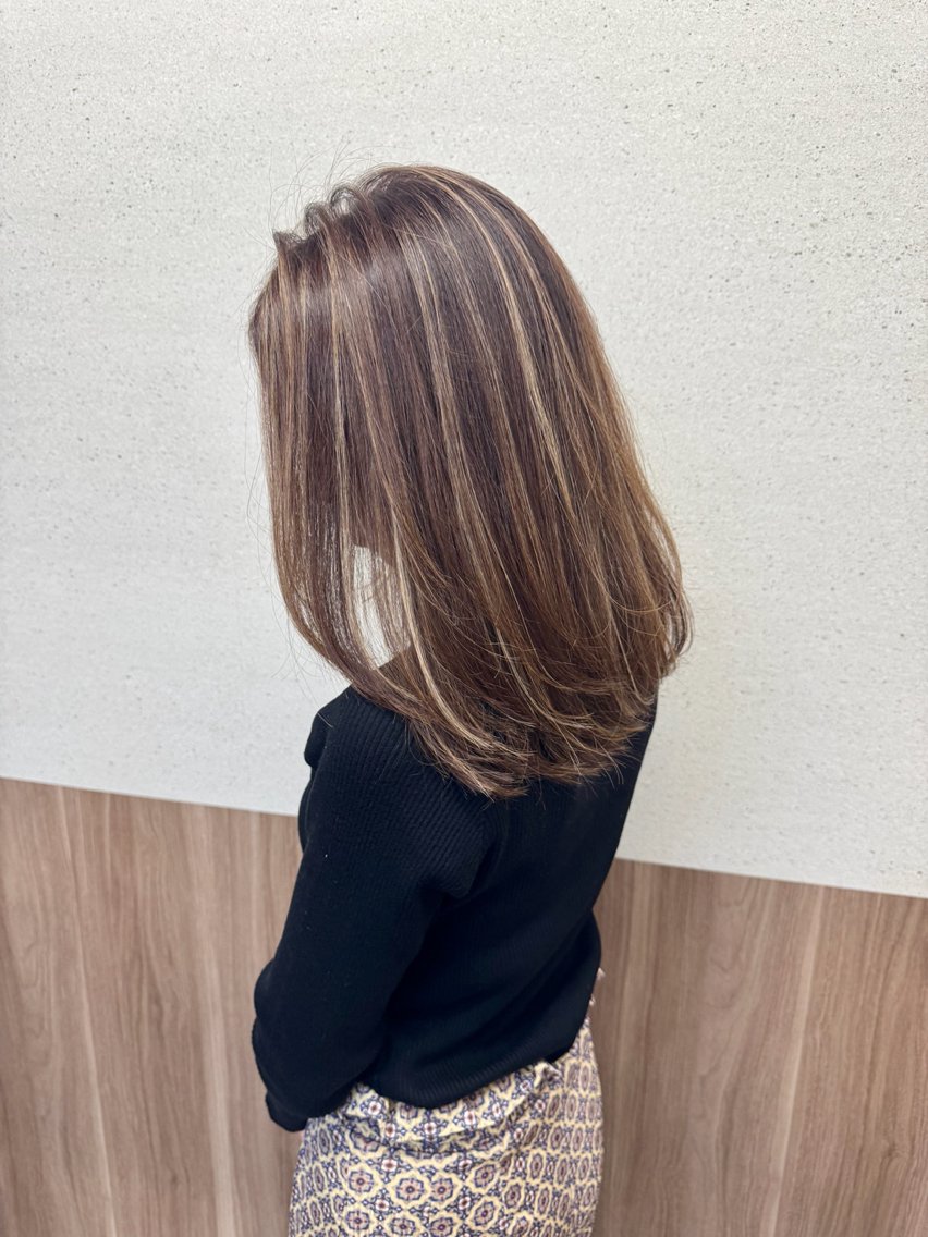 ミディアム カラー バレイヤージュ ベージュカラー 伸ばしかけ レイヤーカット カット ヘアカラー ハイライト/髪質改善 裕樹のヘアスタイル