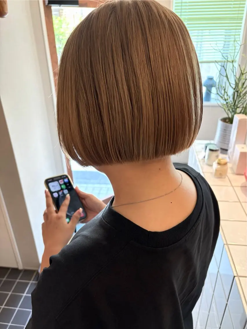 ショート カラー カット ヘアカラー ニュアンスパーマ🪿 透明感カラー岩波ゆいのヘアスタイル