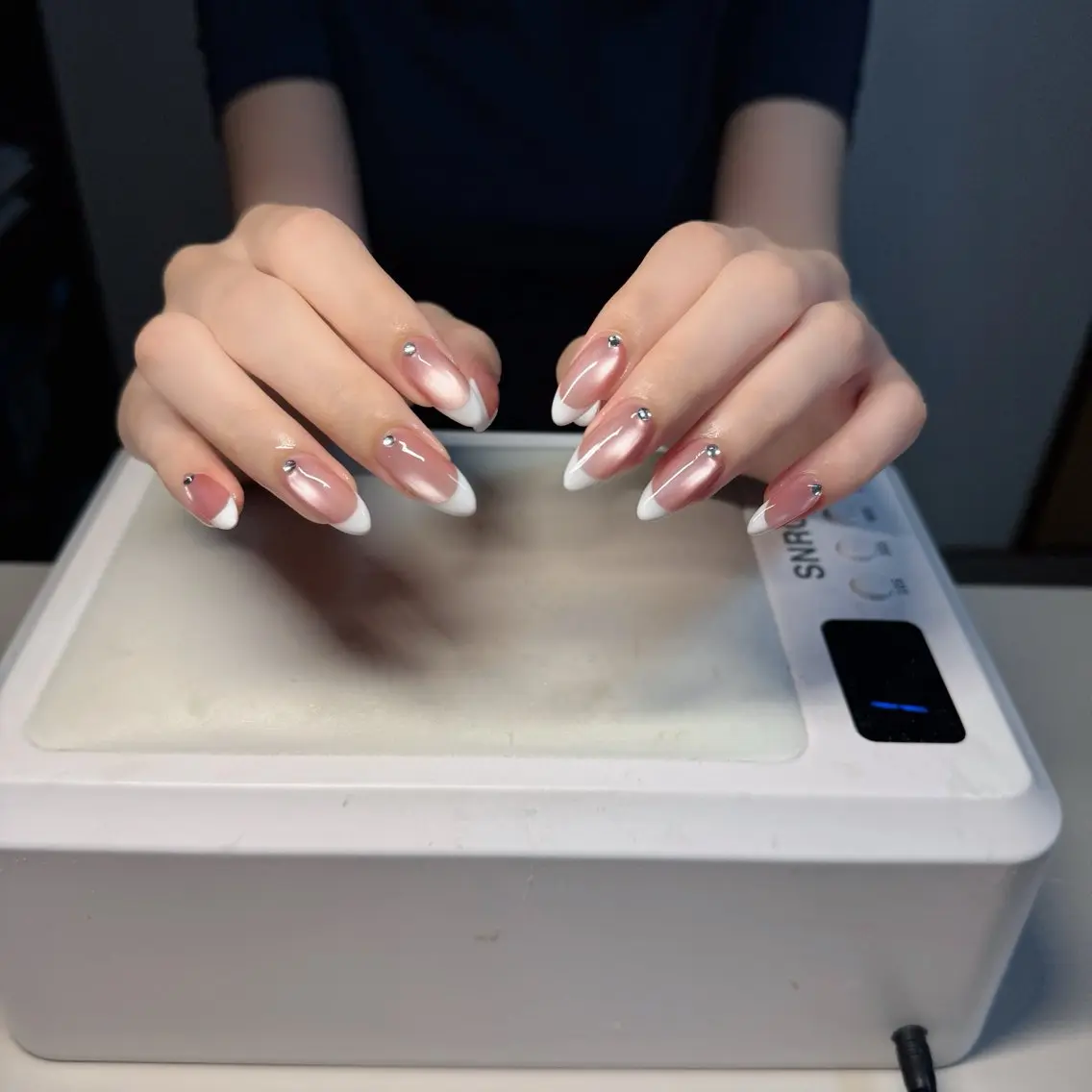 ネイル チークネイル フレンチネイル グラデーション 韓国ネイル マグネットネイル Hana Nailのネイルデザイン