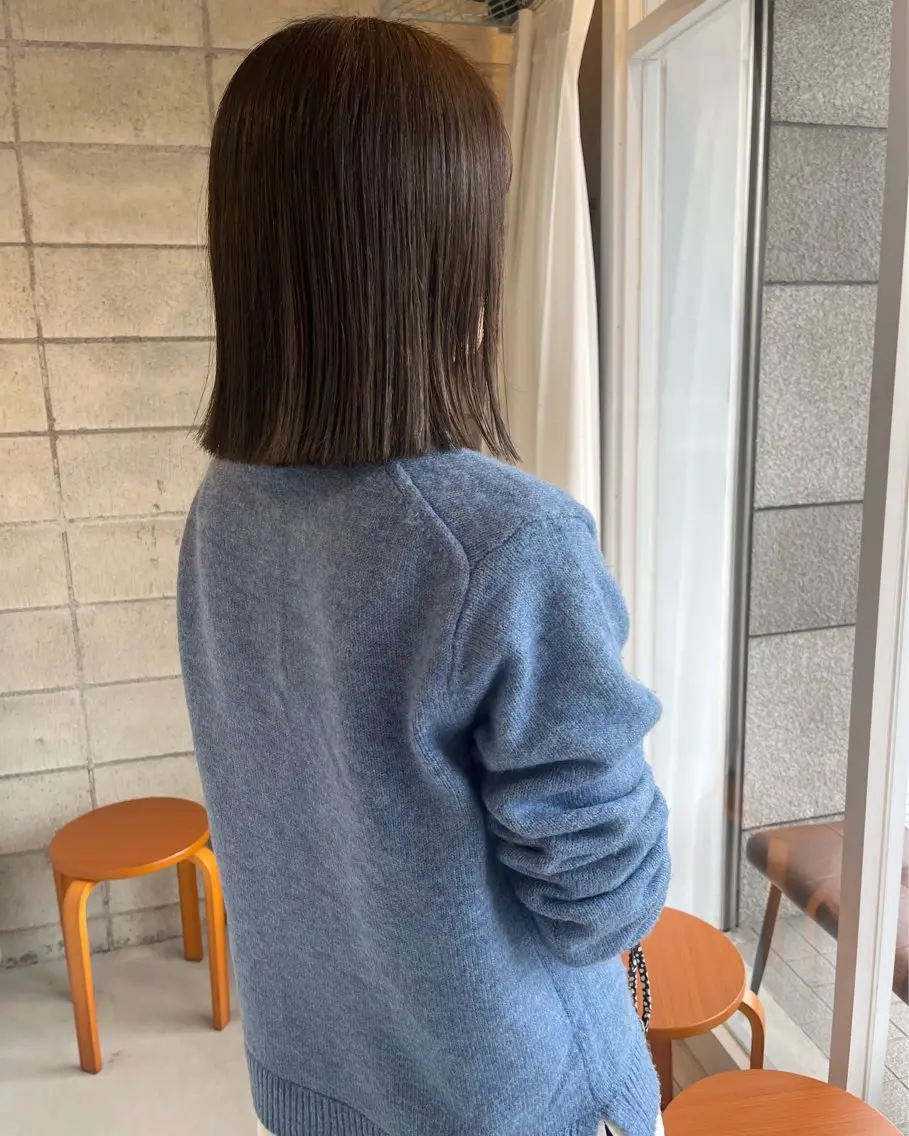 ミディアム カラー 切りっぱなしボブ ブラウンカラー オリーブブラウン ボブ カット ヘアカラー トリートメント 狩野 くるみのヘアスタイル