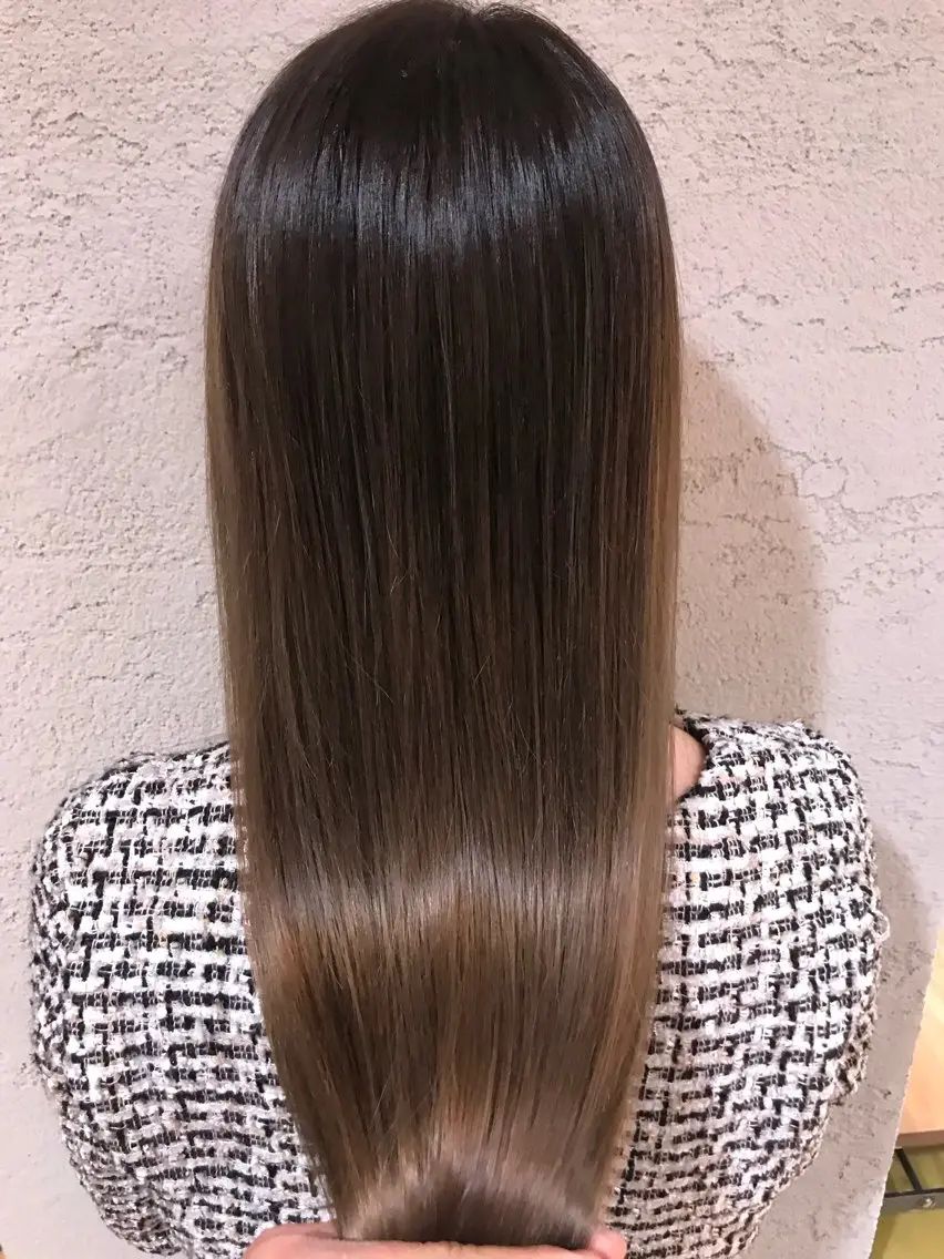 セミロング カット ヘアカラー Attirer Kaiのヘアスタイル