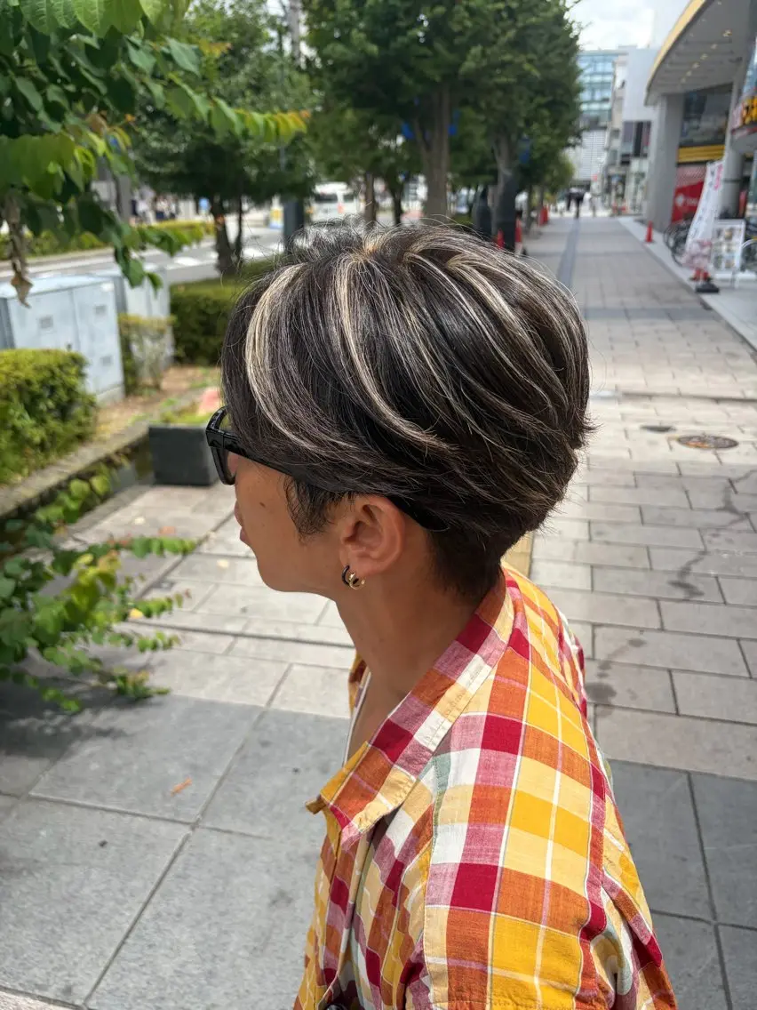 ショート カラー メンズ メンズハイライト ハイライトカラー ハイライト ヘアカラー トリートメント りゅうせい ／モデル募集中のヘアスタイル