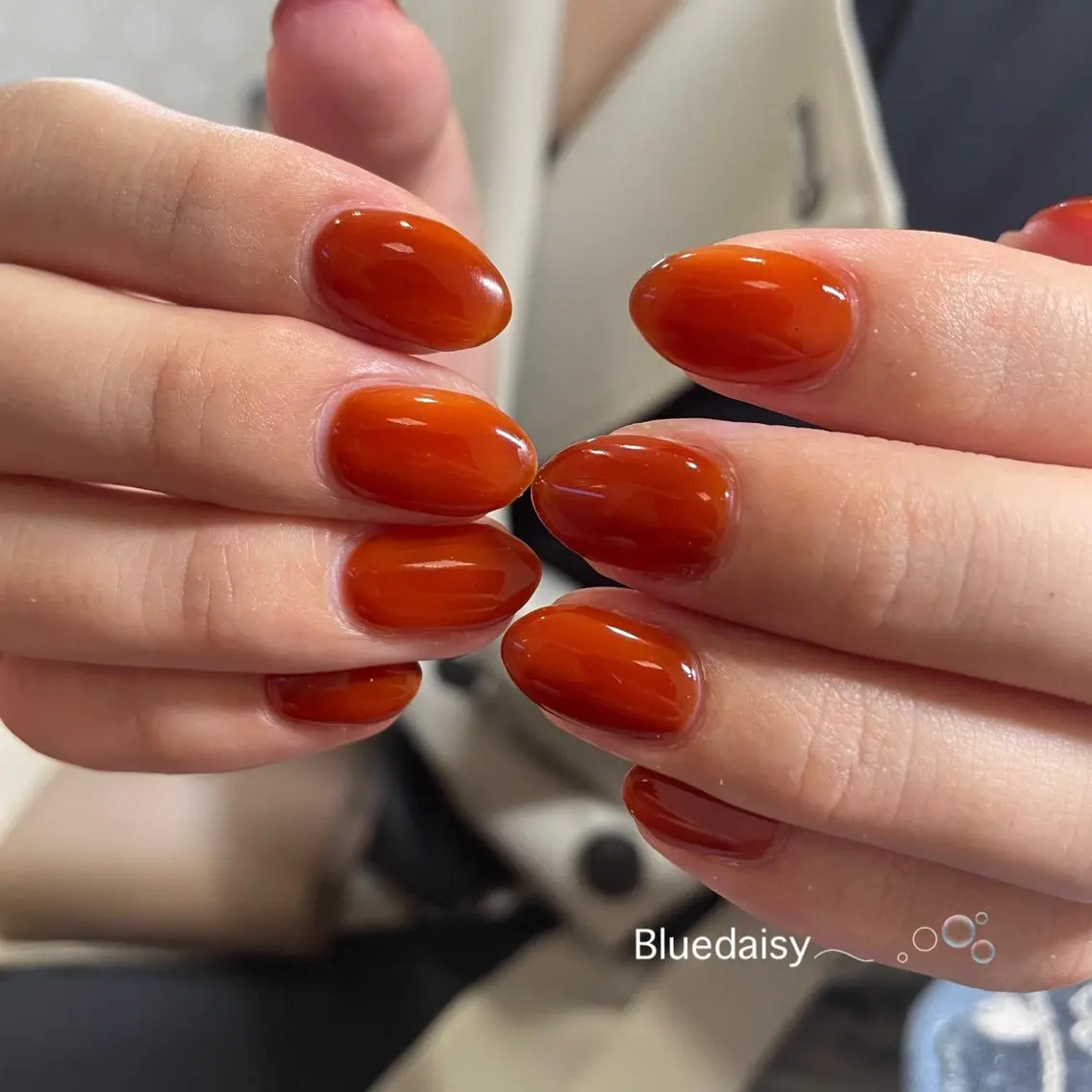ネイル 赤色 Blue daisy 栄本店のネイルデザイン