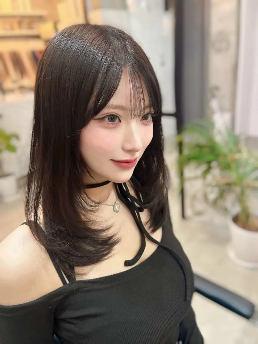 ミディアム カット ヘアカラー トリートメント 髪質改善 カラー専門店のヘアスタイル