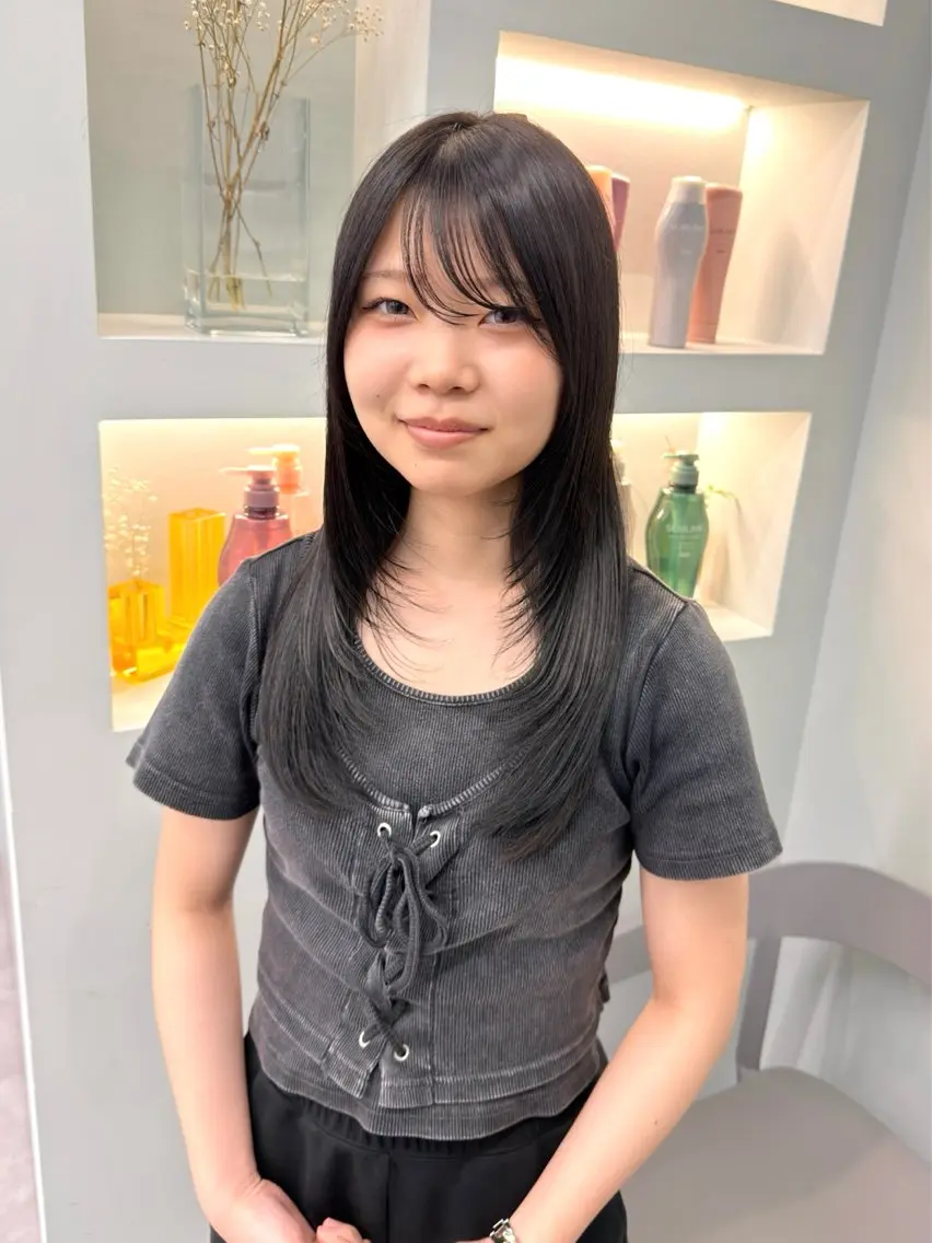 ロング 顔まわりレイヤー 顔周りカット レイヤーカット ロング カット トリートメント 挟間  直人のヘアスタイル