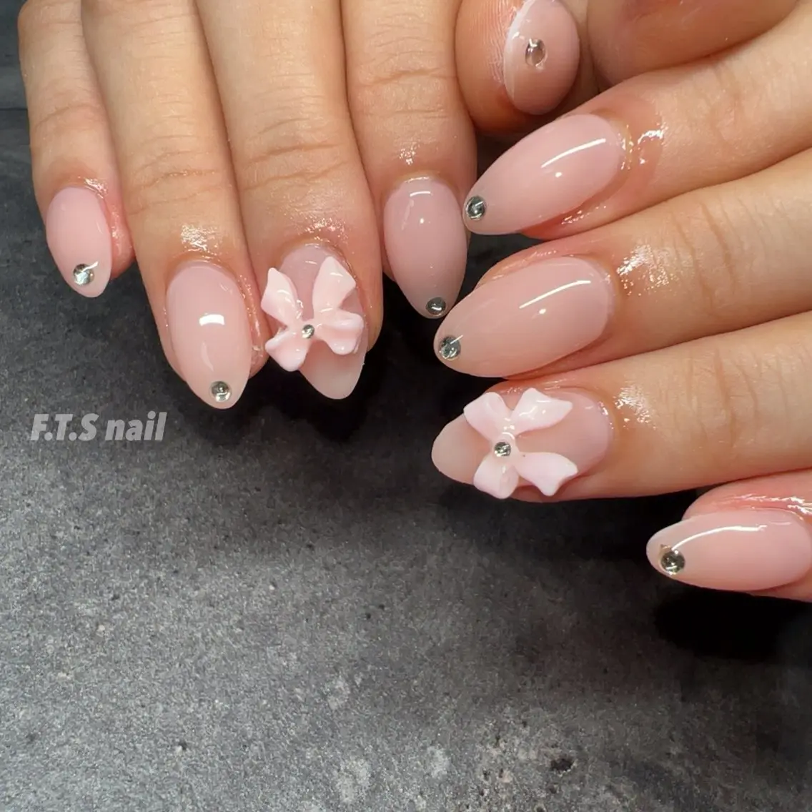 ハンド🌟シンプル系お持ち込みコース　【アート3本パーツ10個まで追加別途料金】の写真
