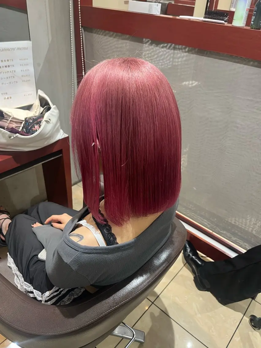カラー ブリーチ グラデーションカラー ヘアカラー トリートメント 伊部 しづきのヘアスタイル
