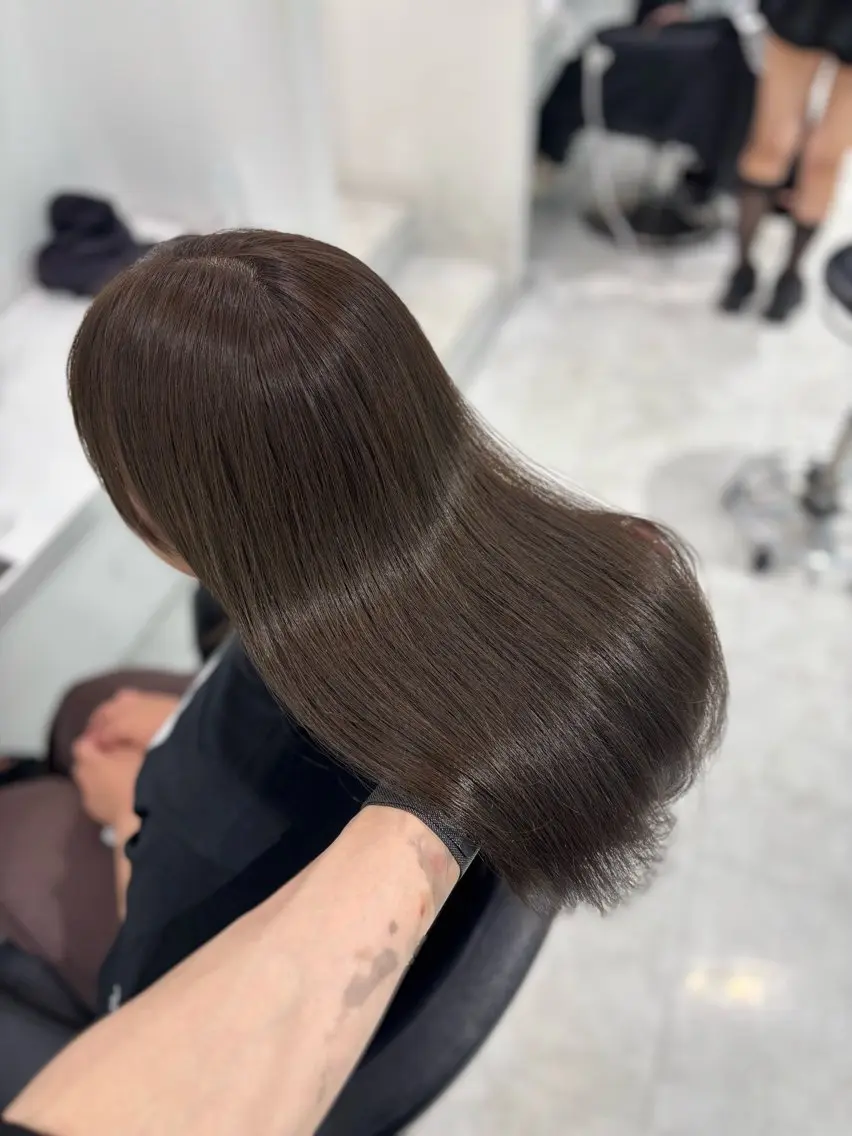 ロング カラー ヘアカラー トリートメント ヘッドスパ ヘアセット 流行りの透明感カラー ×縮毛矯正🤍ユウのヘアスタイル