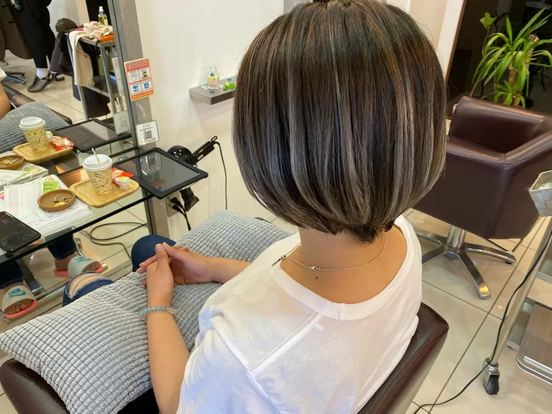 ショート ショートボブ アッシュ ボブ レイヤーカット ショートヘア カット ヘアカラー トリートメント 鈴木 翔梧のヘアスタイル