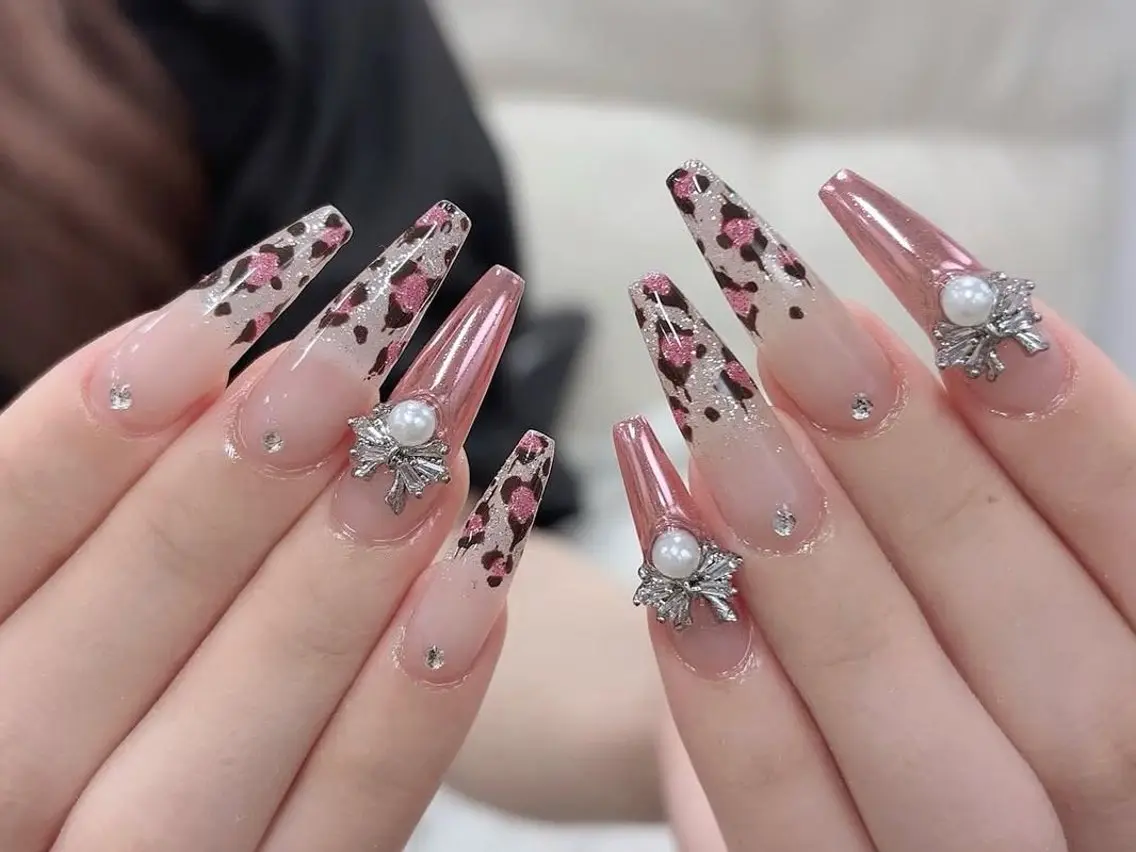ネイル アートネイル オーロラネイル フレンチネイル ジェルネイル グラデーション ハンドネイル Nova Nailのネイルデザイン