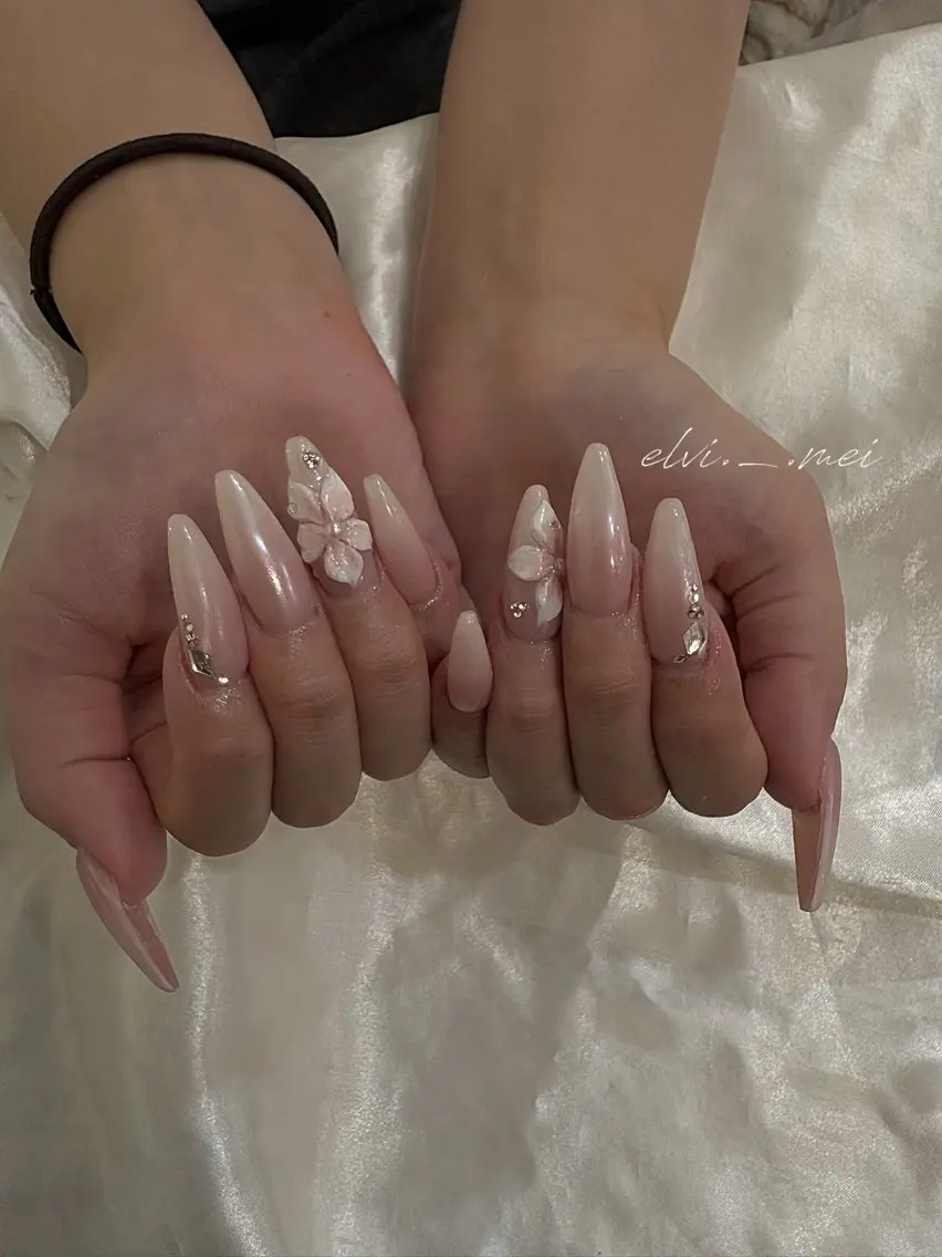 ネイル ハンドネイル SALON ELVI ｜Meiのネイルデザイン