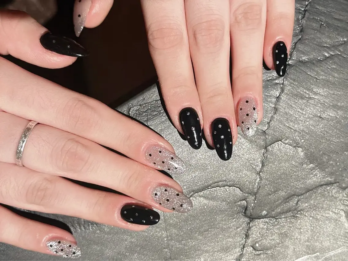 ✨ドッドネイル💅✨フィルイン✨オフ込み✨2色選べるの写真