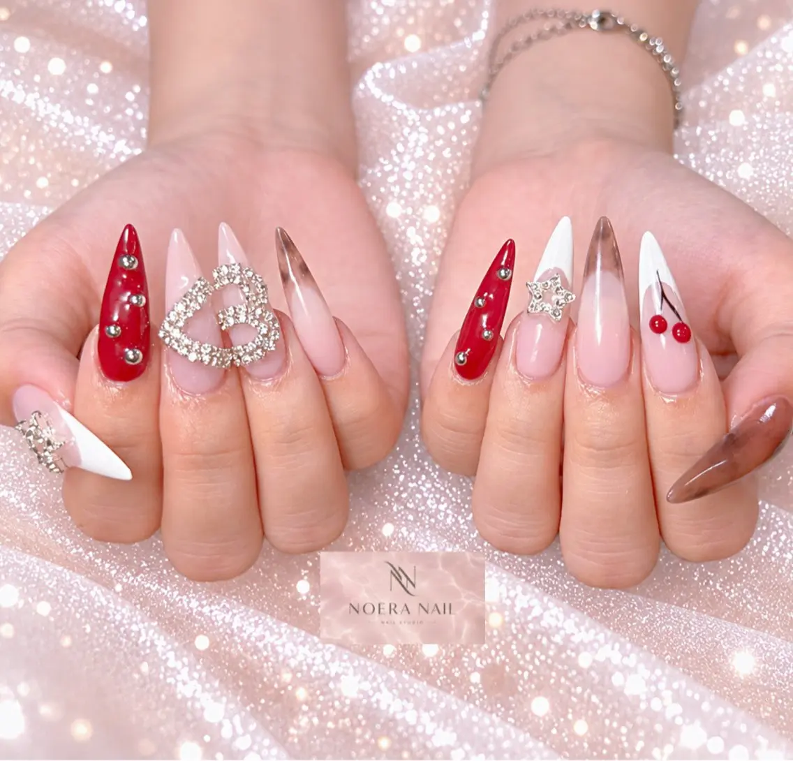 ネイル チークネイル 長さ出し キラキラネイル 韓国ネイル マグネットネイル ハンドネイル ハンドケア NOERA NAIL チップ長さ出し大塚店のネイルデザイン