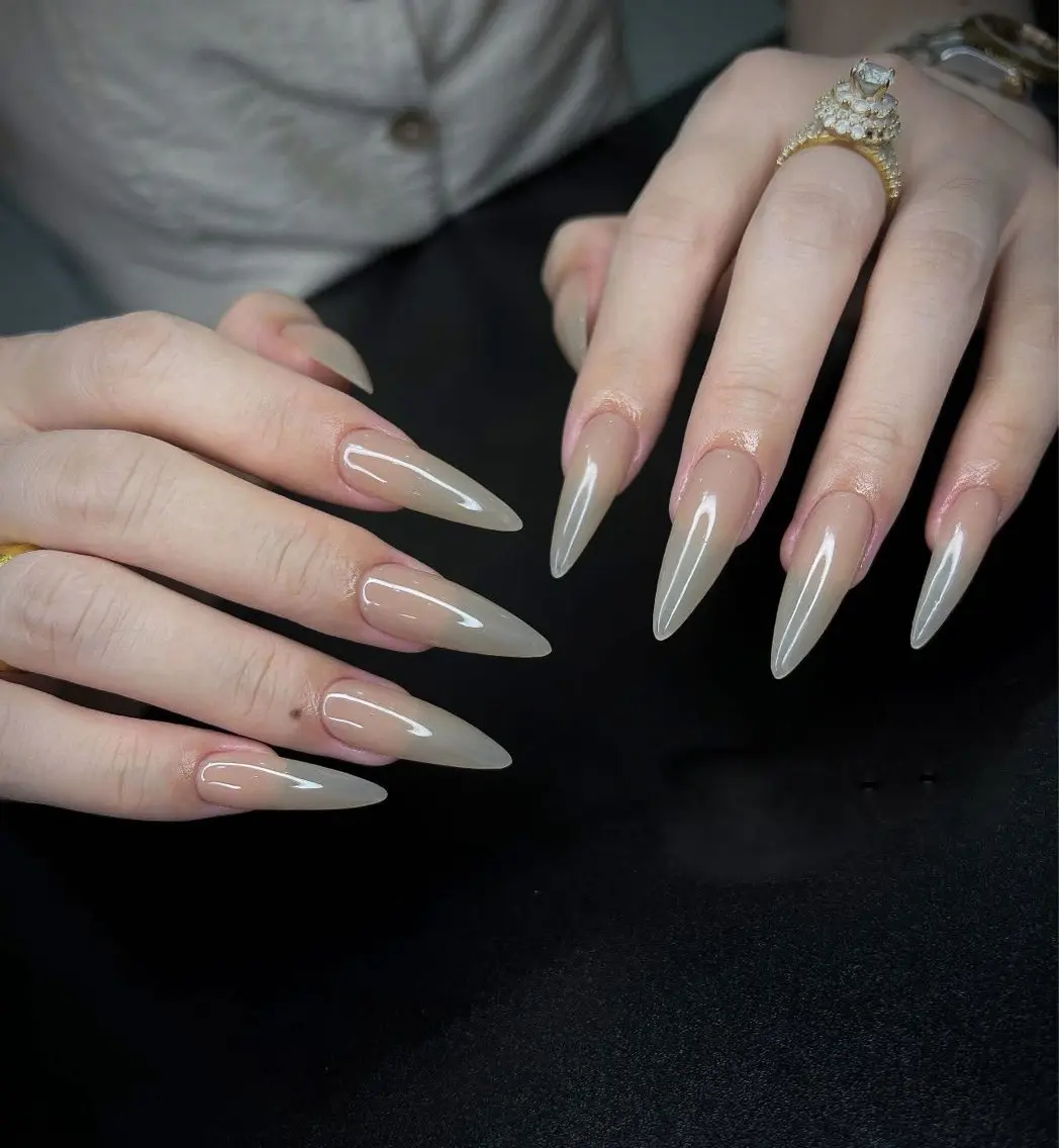 ネイル アートネイル ボルドー フレンチネイル ジェルネイル 氷ネイル・うるうるネイル ハンドネイル Julie NailSalonのネイルデザイン