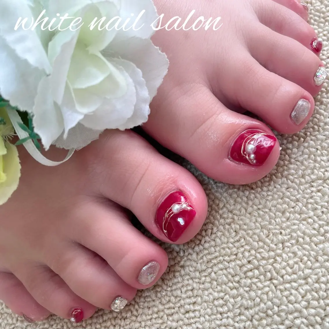 ネイル ラメ(グリッター) フットネイル white nail salonのネイルデザイン