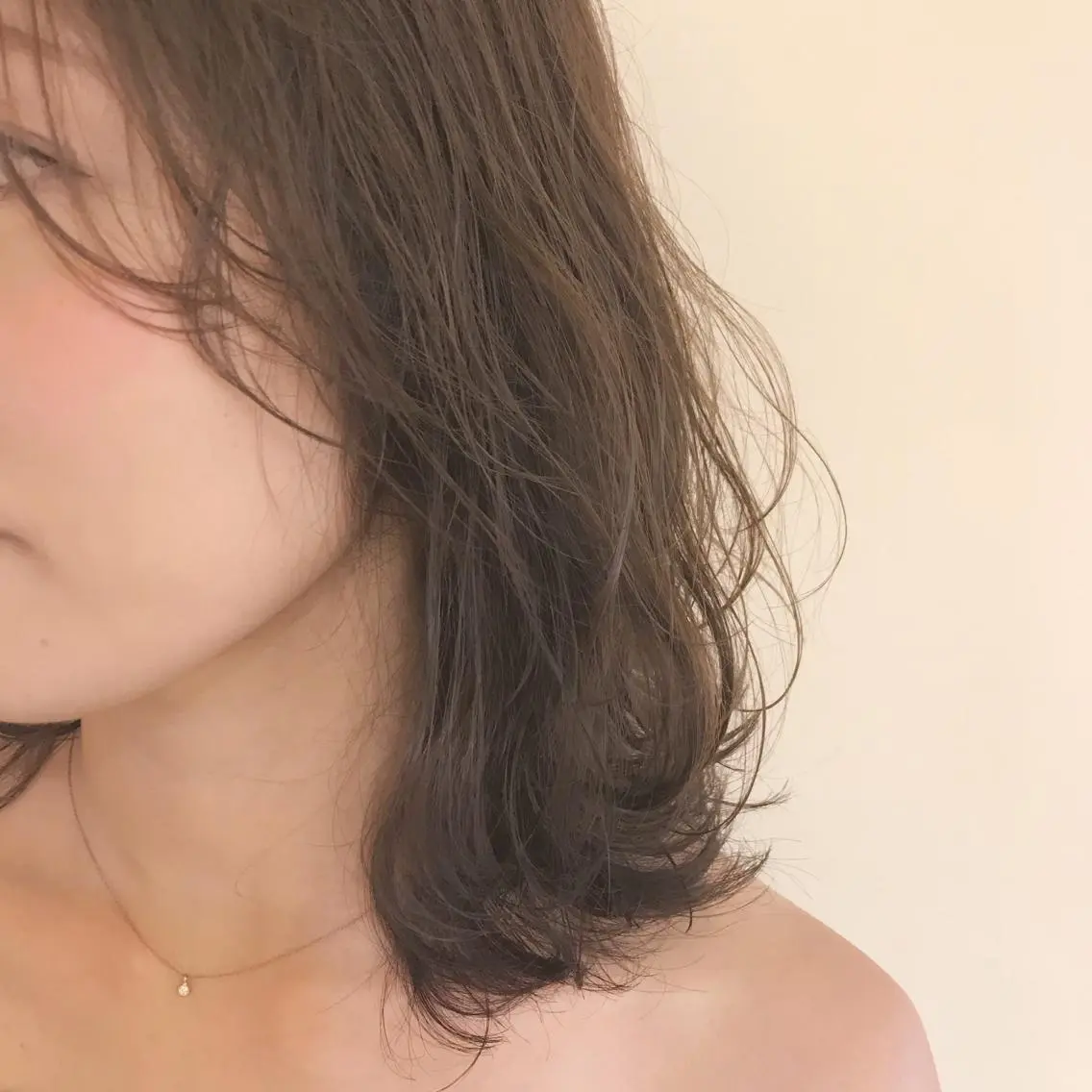 ミディアム カラー アッシュ オリーブアッシュ 宮澤 タケル ミディアムヘアのヘアスタイル