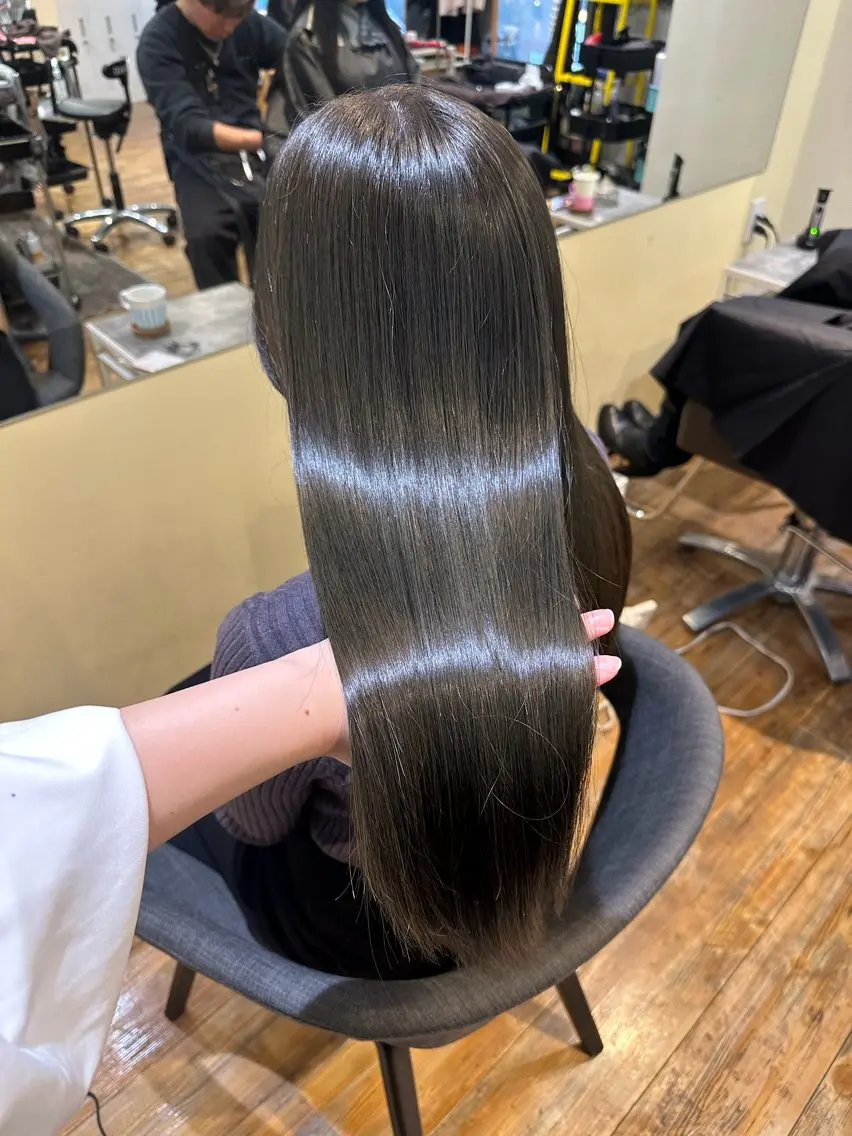 ロング カラー ヘアカラー トリートメント 透明感/赤み消し reikoのヘアスタイル