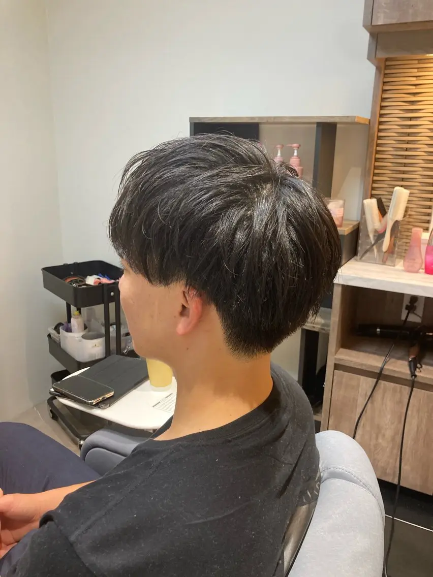 メンズ マッシュ カット ピンクカラー🎀 米津 美佑のヘアスタイル