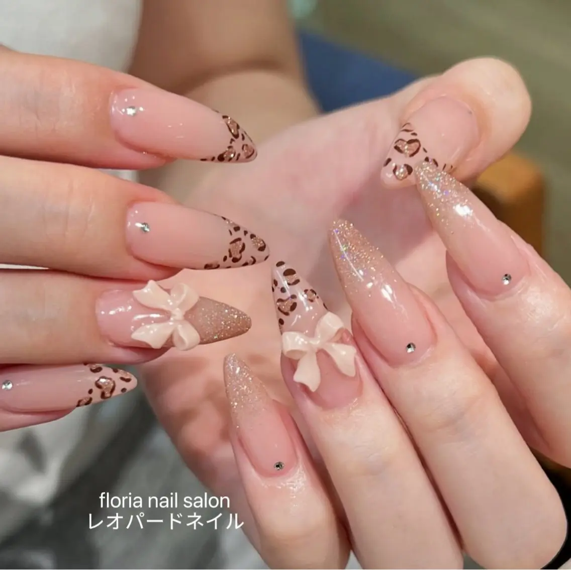 ネイル アニマル柄 ボルドー フレンチネイル レース マグネットネイル ハンドネイル Floria nail salonのネイルデザイン