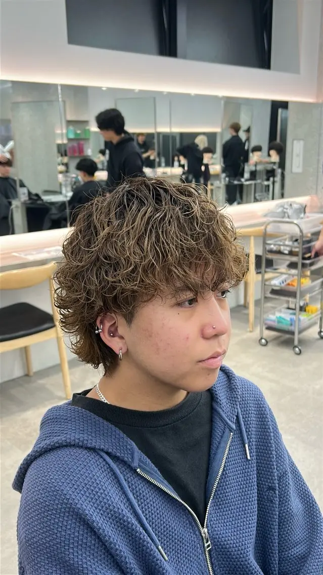 パーマ メンズ 波巻きパーマ メンズウルフカット ウルフカット カット ヘアカラー パーマ 湯浅禅也/プードル /波巻きパーマ/栄のヘアスタイル