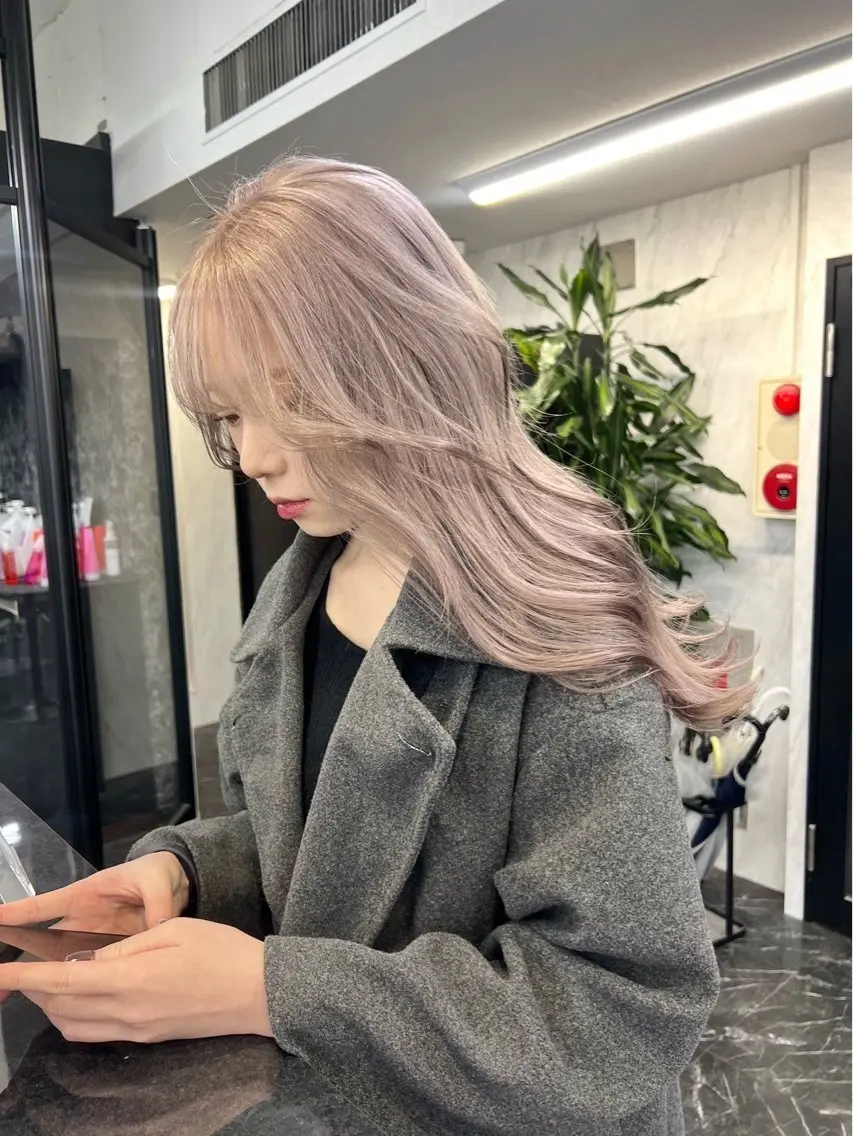 ロング カラー ベージュカラー ブリーチ 透明感カラー グレージュ ハイトーンカラー 梅田/ハイトーン エクステ/yuu🩶のヘアスタイル