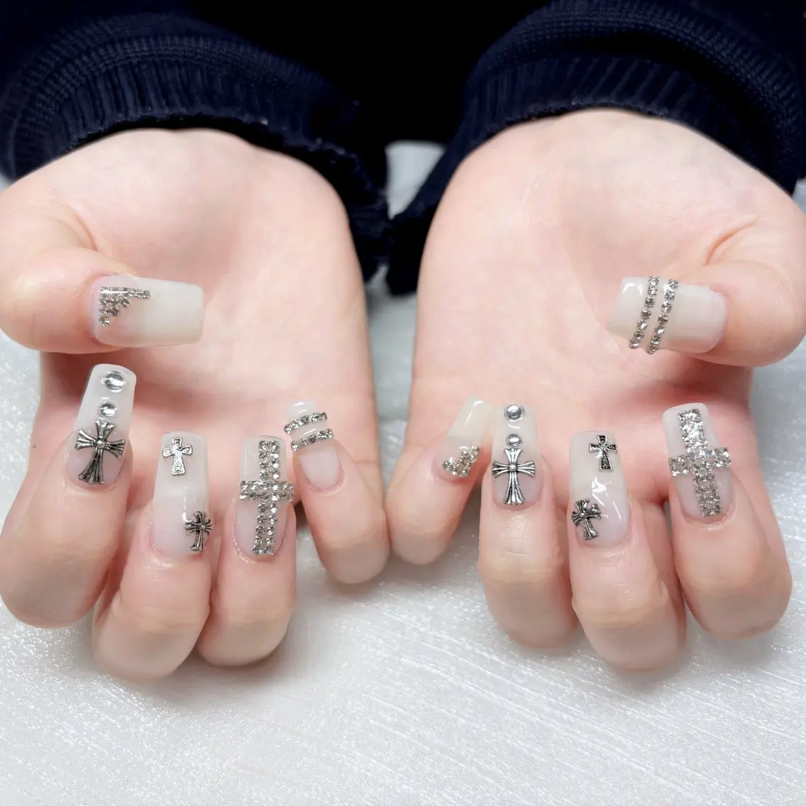 ネイル ハンドネイル H3 Nail Tsuki🦋💙のネイルデザイン