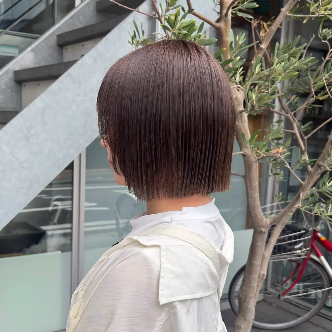 ショート ボブ カット ヘアカラー 西村 清花のヘアスタイル
