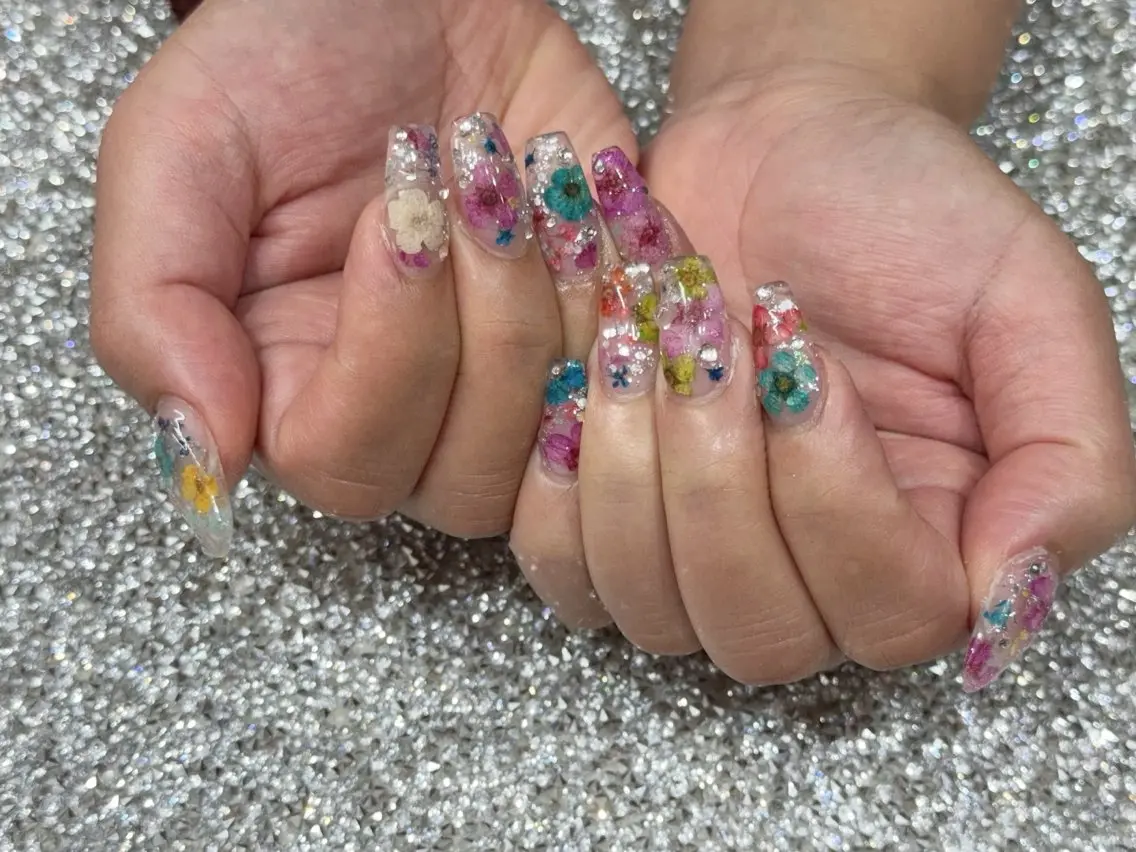 ネイル ハンドネイル ベスティオーラ aineのネイルデザイン