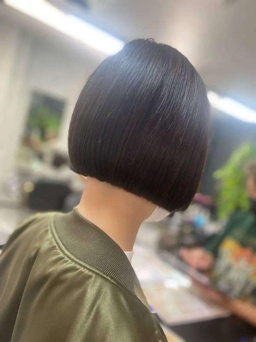 ショート ボブ カット 飯富 信二のヘアスタイル
