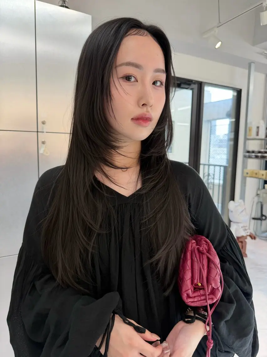 ロング カラー パーマ ヘアアレンジ ベージュカラー ブリーチ ケアブリーチ デザインカラー ダブルカラー カット ヘアカラー パーマ トリートメント TATSUハイトーン ミルクティーベージュのヘアスタイル