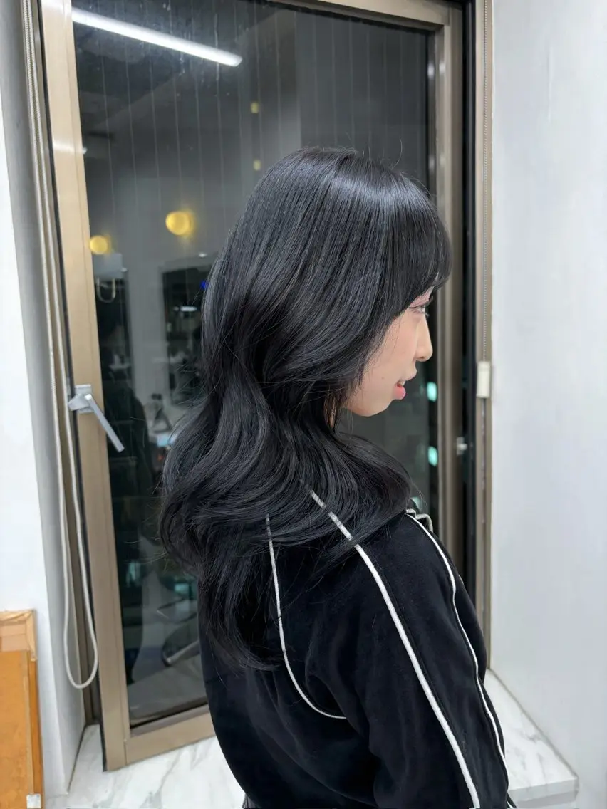 ロング 抜け感レイヤー︴ ニュアンスカラーのヘアスタイル