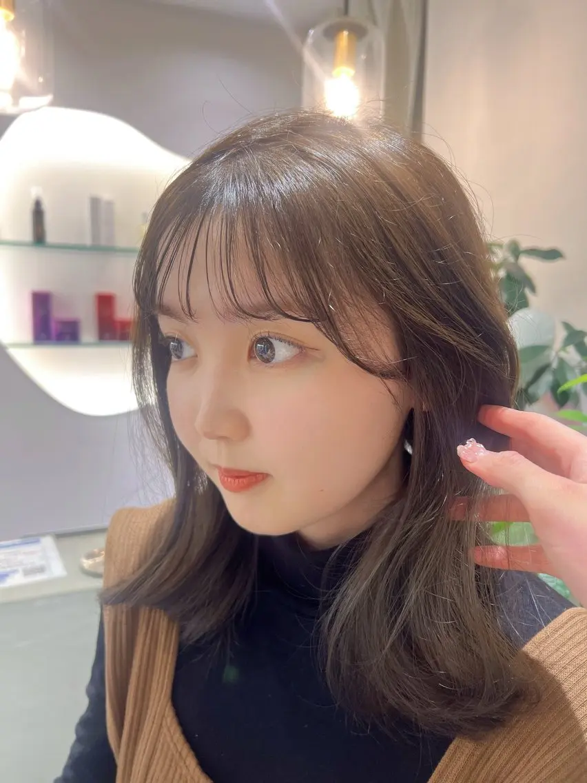 カラー ブラウンカラー オリーブブラウン miha HARVEYのヘアスタイル