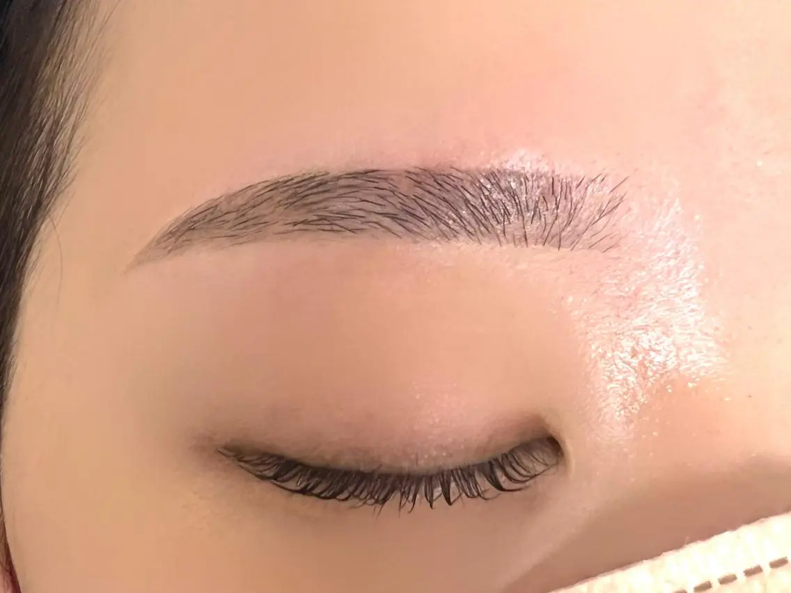 アイブロウ Emiy BeautyLushのマツエク・マツパデザイン