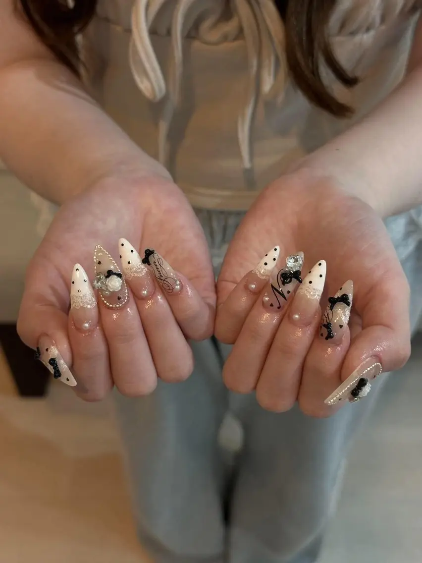 ネイル チークネイル ドット フットネイル フレンチネイル グラデーション Nihonthy Nail 新宿のネイルデザイン