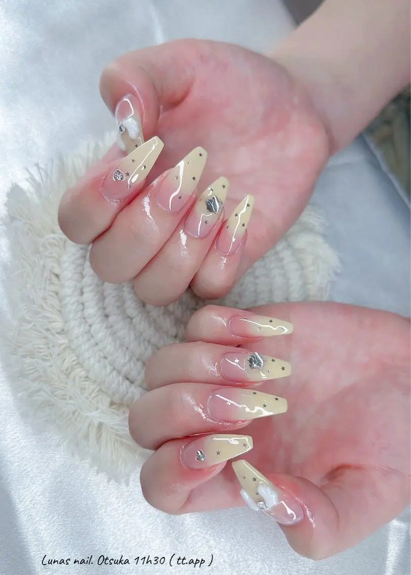 ネイル キラキラネイル マグネットネイル ぷっくりネイル 春ネイル ワンホンネイル ハンドネイル Candy Nailのネイルデザイン
