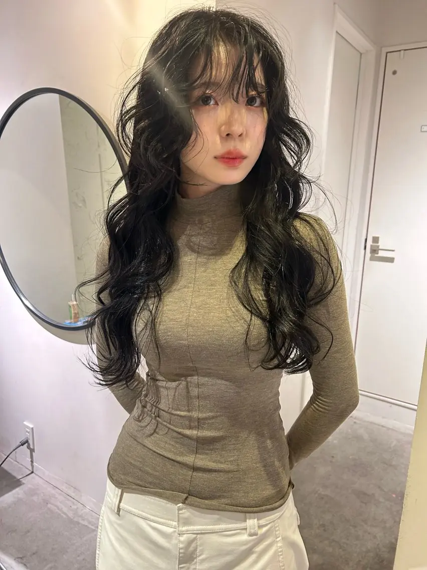 ロング カラー レイヤーカット カット ヘアカラー トリートメント 村上雅人 ナチュラルモードのヘアスタイル