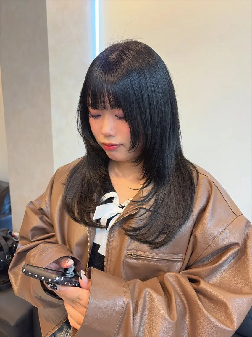 ミディアム ブリーチカラー×レイ ヤー/SHIZUKUのヘアスタイル
