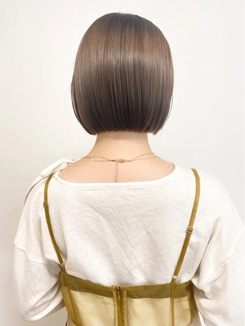ショート カラー KYARA HALF 【アカデミー】のヘアスタイル