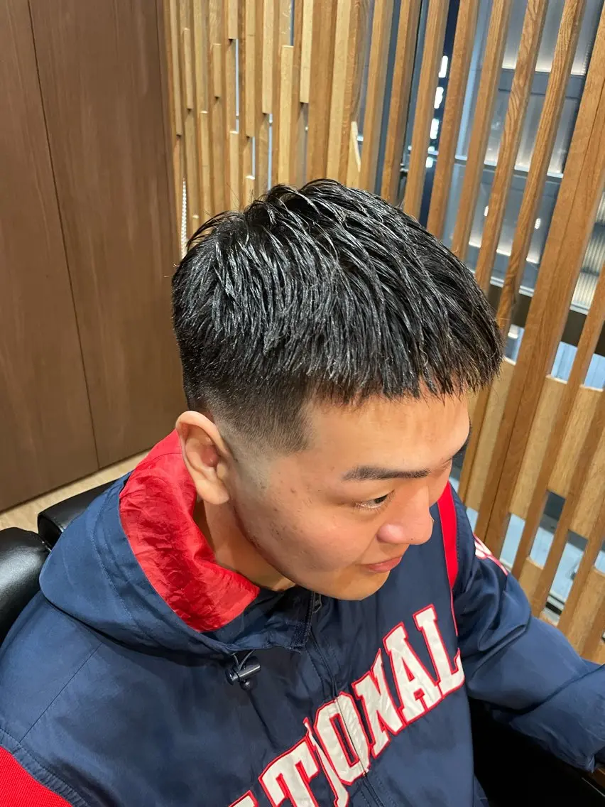メンズ フェードカット スキンフェード 染谷 翔のヘアスタイル