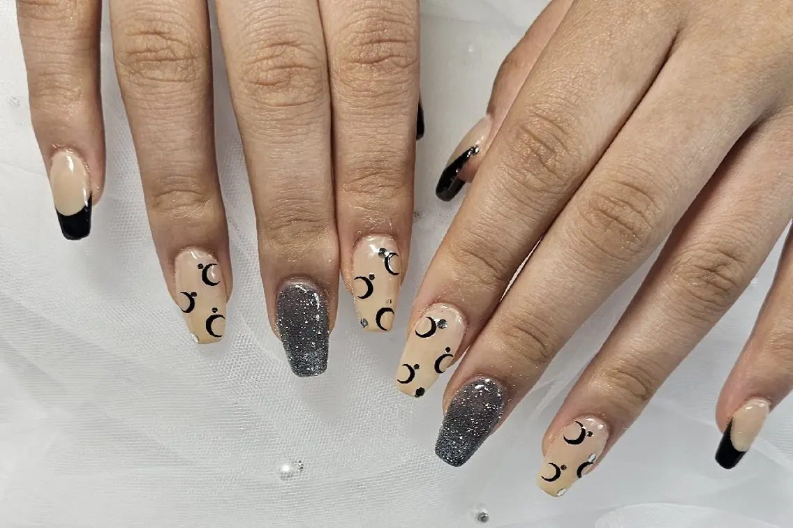ネイル アートネイル フラッシュネイル フレンチネイル キラキラネイル ネイビー Viva Nail 堺区自宅ネイルサロンのネイルデザイン