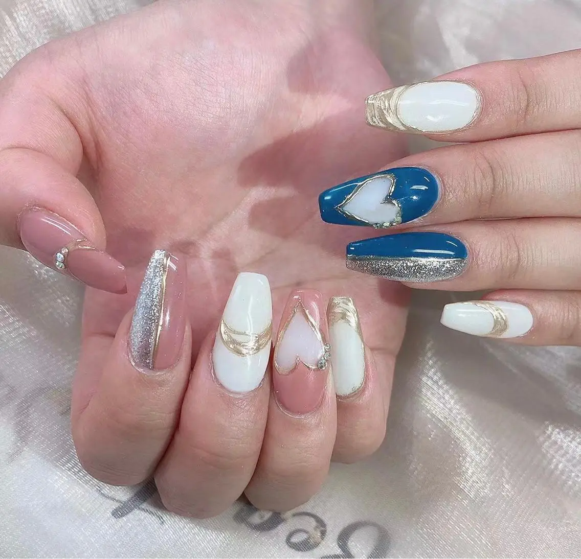 ネイル ハンドネイル Queens ciciのネイルデザイン