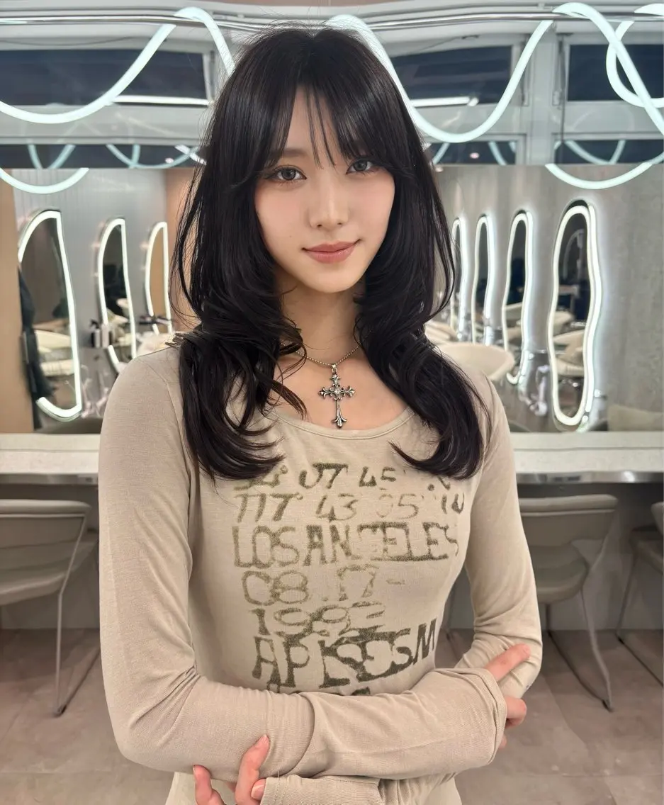 セミロング カラー ヘアアレンジ カット ヘアカラー トリートメント ヘアセット 大宮縮毛矯正🩵 レイヤー 佐藤和のヘアスタイル